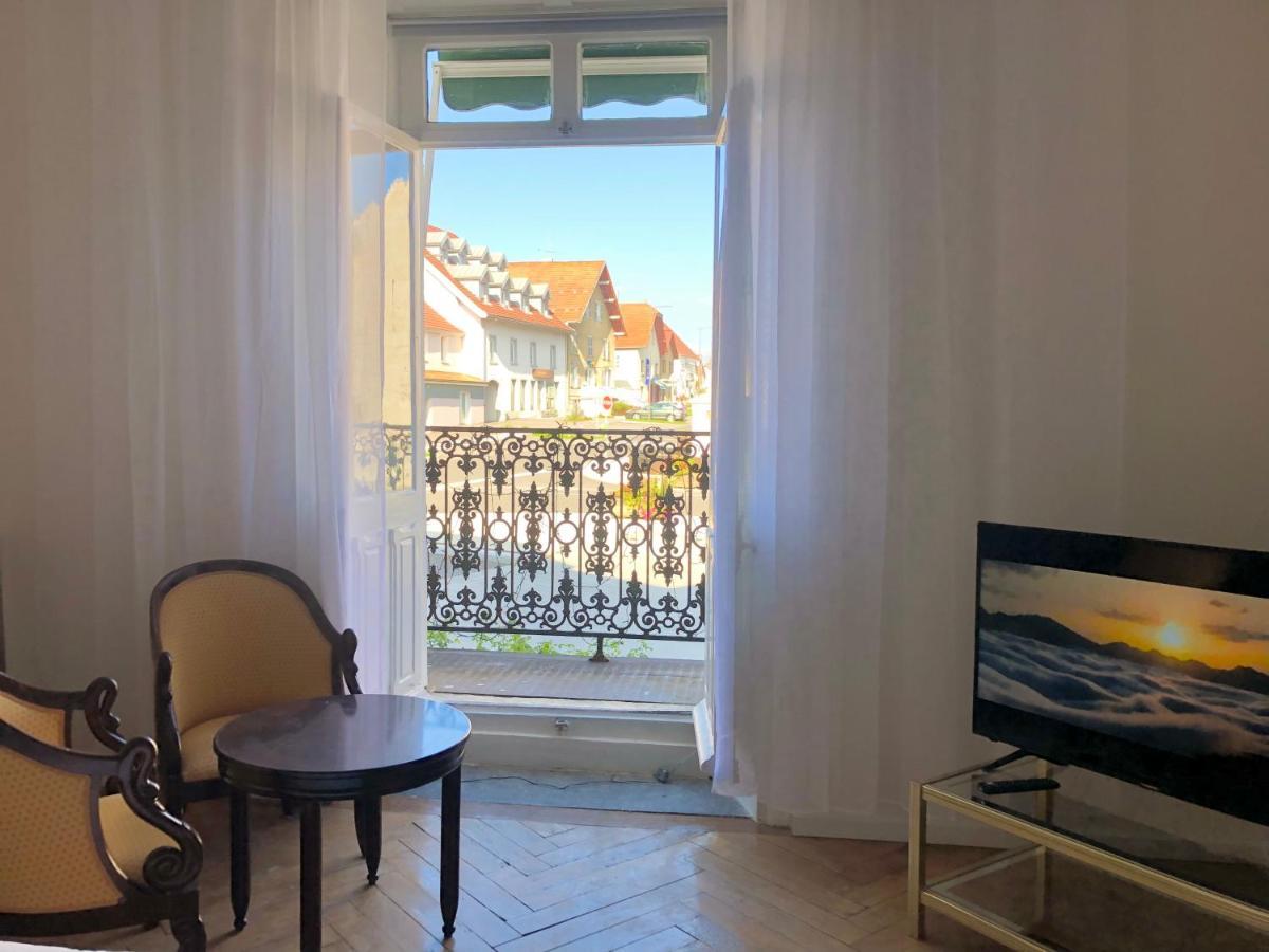 Hotel D'Artiste Pierrefontaine-les-Varans エクステリア 写真