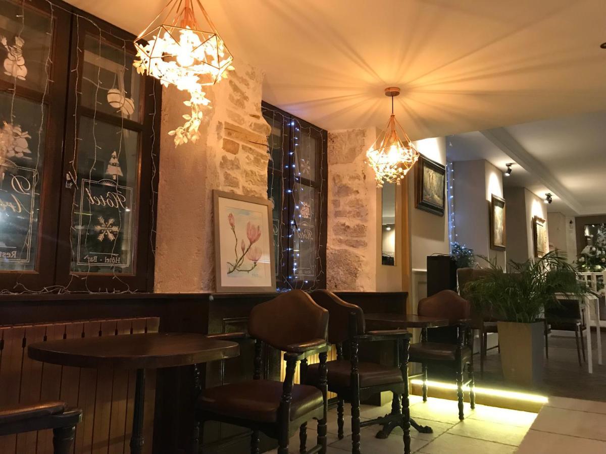 Hotel D'Artiste Pierrefontaine-les-Varans エクステリア 写真